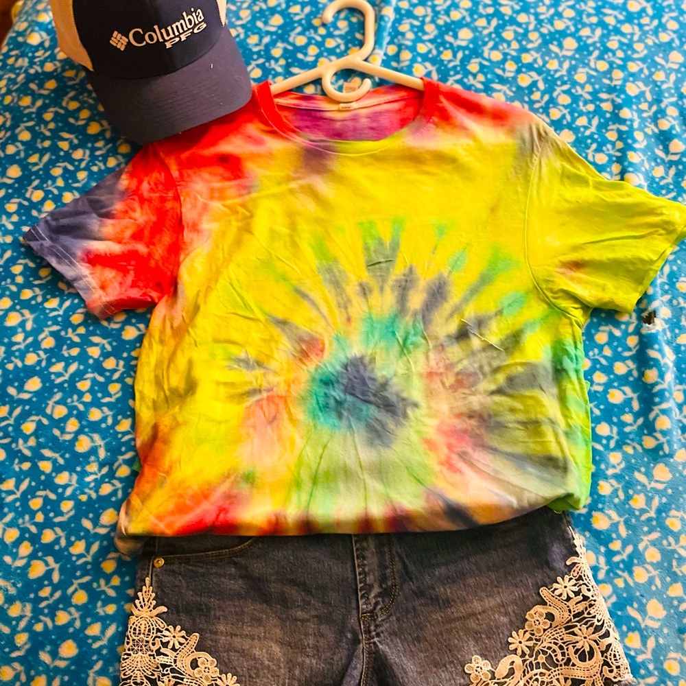 Costume tie dye t-shirt